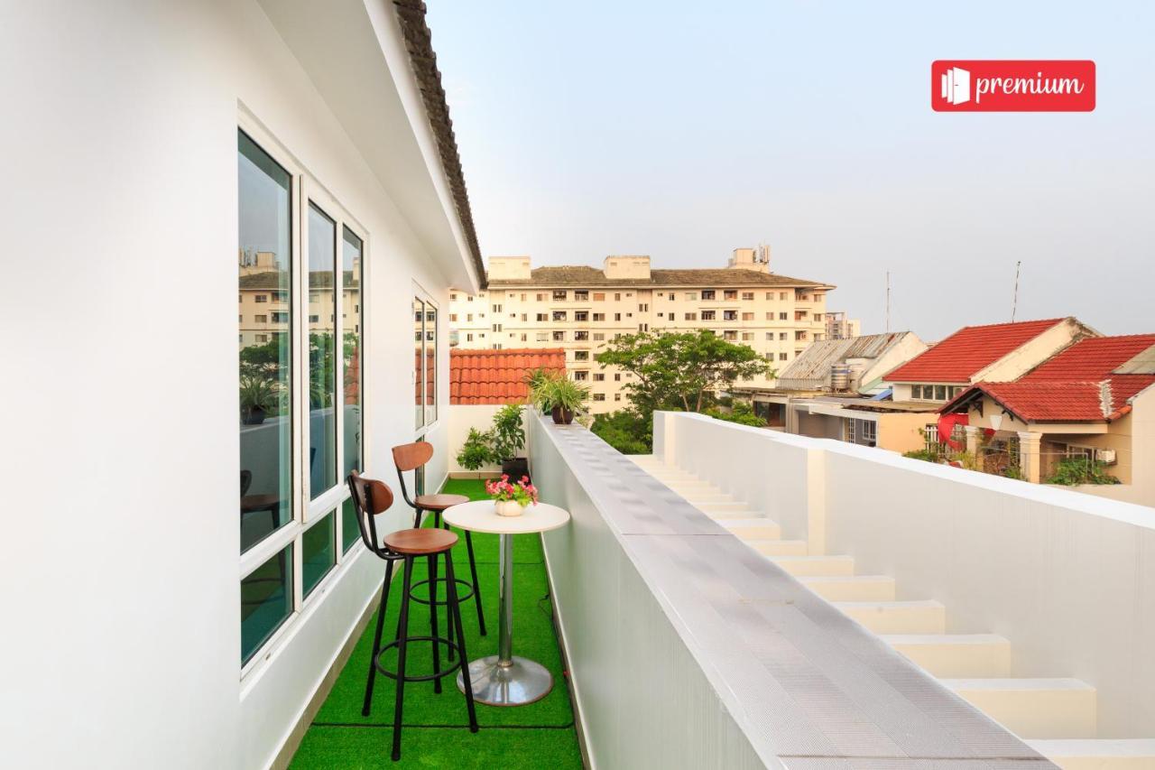 Reddoorz Ura Hotel Hung Phuoc 4 胡志明市 外观 照片