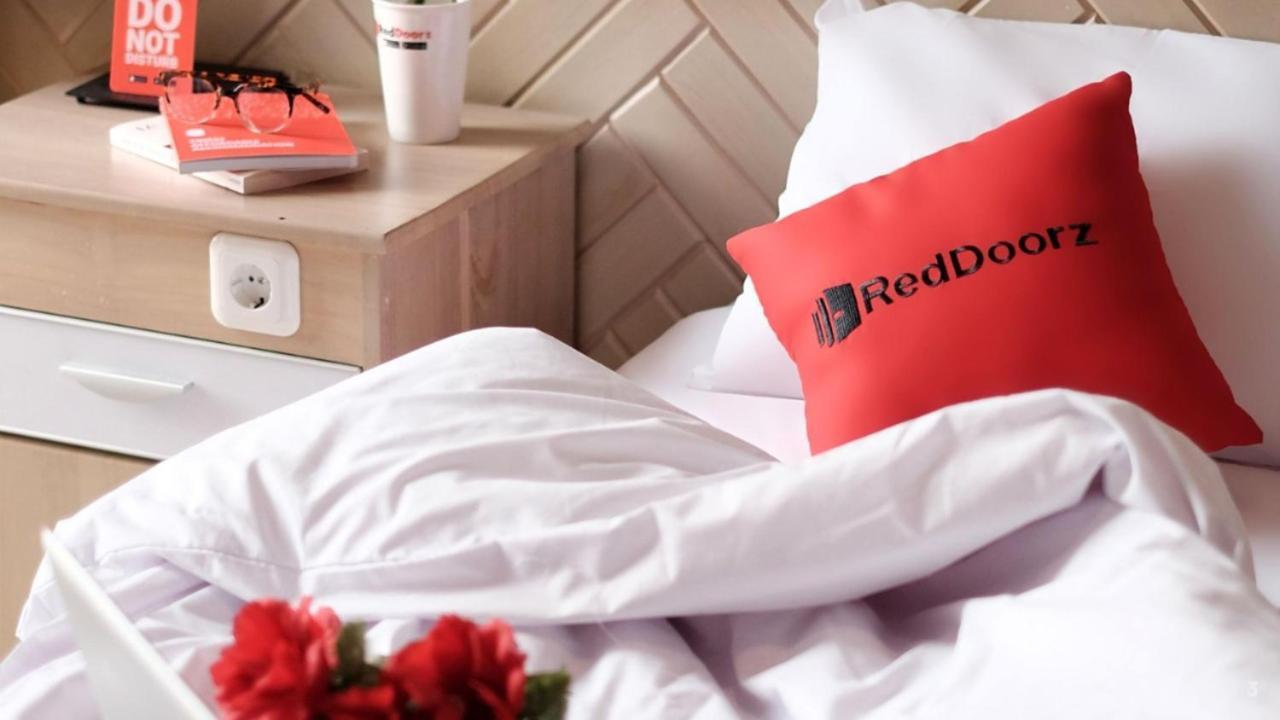 Reddoorz Ura Hotel Hung Phuoc 4 胡志明市 外观 照片